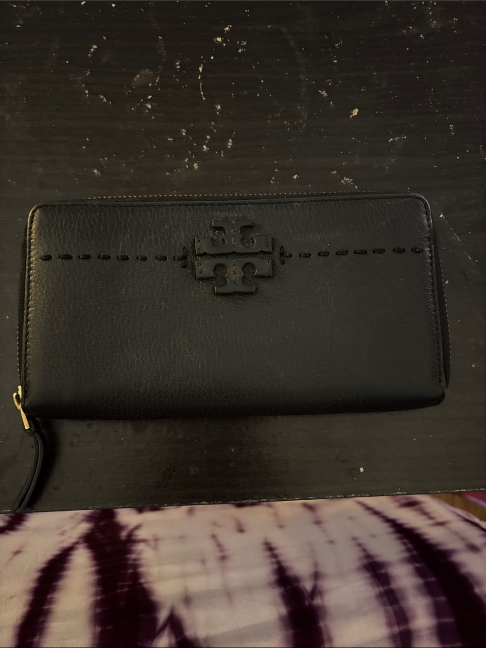 Tory Burch Black Leather Zip Around Wallet with Logo Stitching